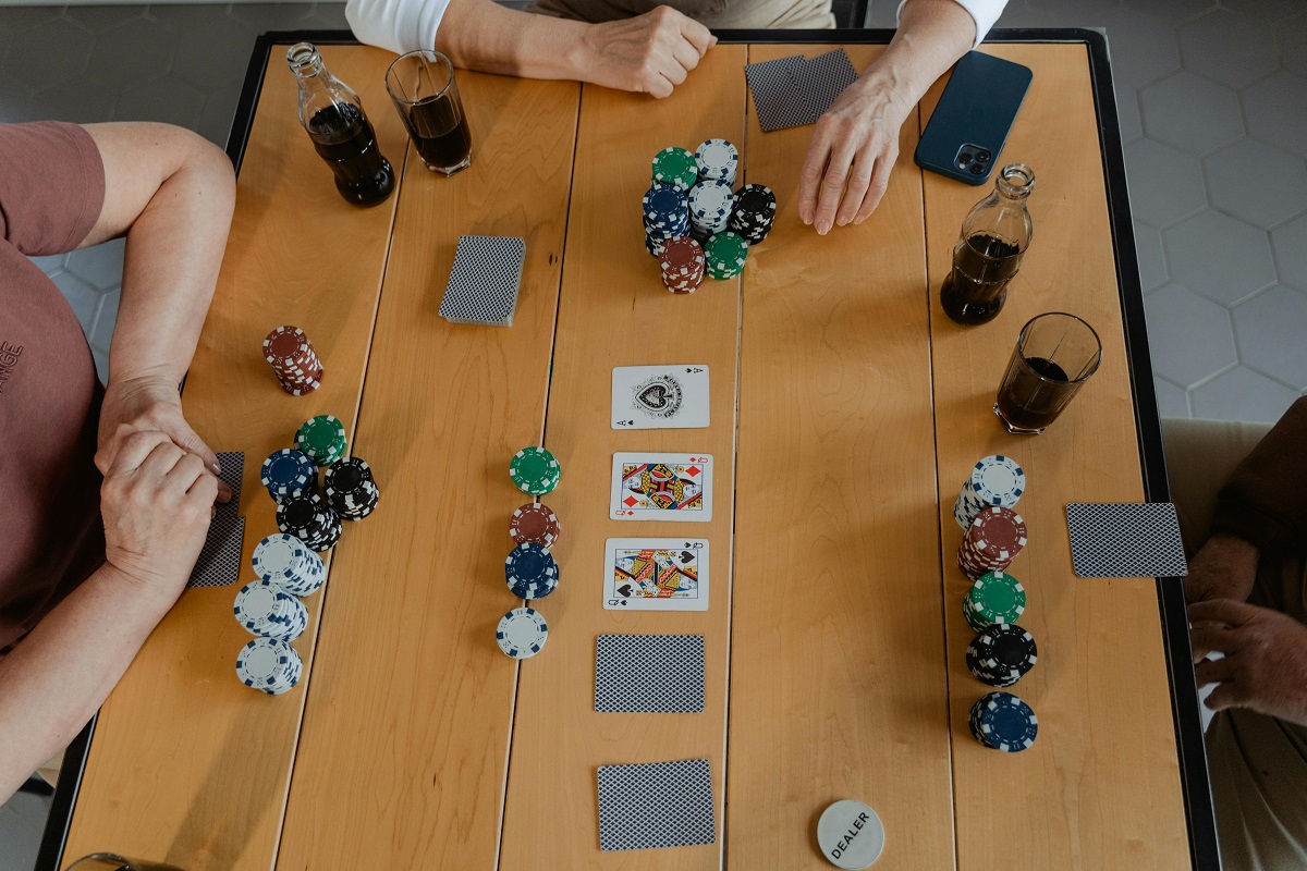 Organizing Poker Nights With Your Buddies – Essential Tips